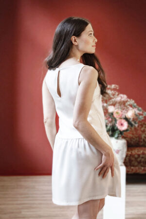 Satin Brautkleid ärmellos mit tiefer Taille im 20er Jahre Stil mit Rückenschlitz